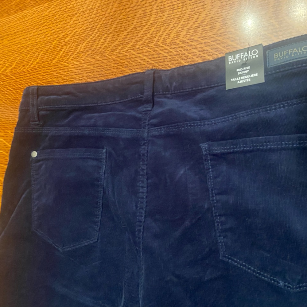 Luxurious David Britton Buffalo, skinny brushed corduroy stretch jeans